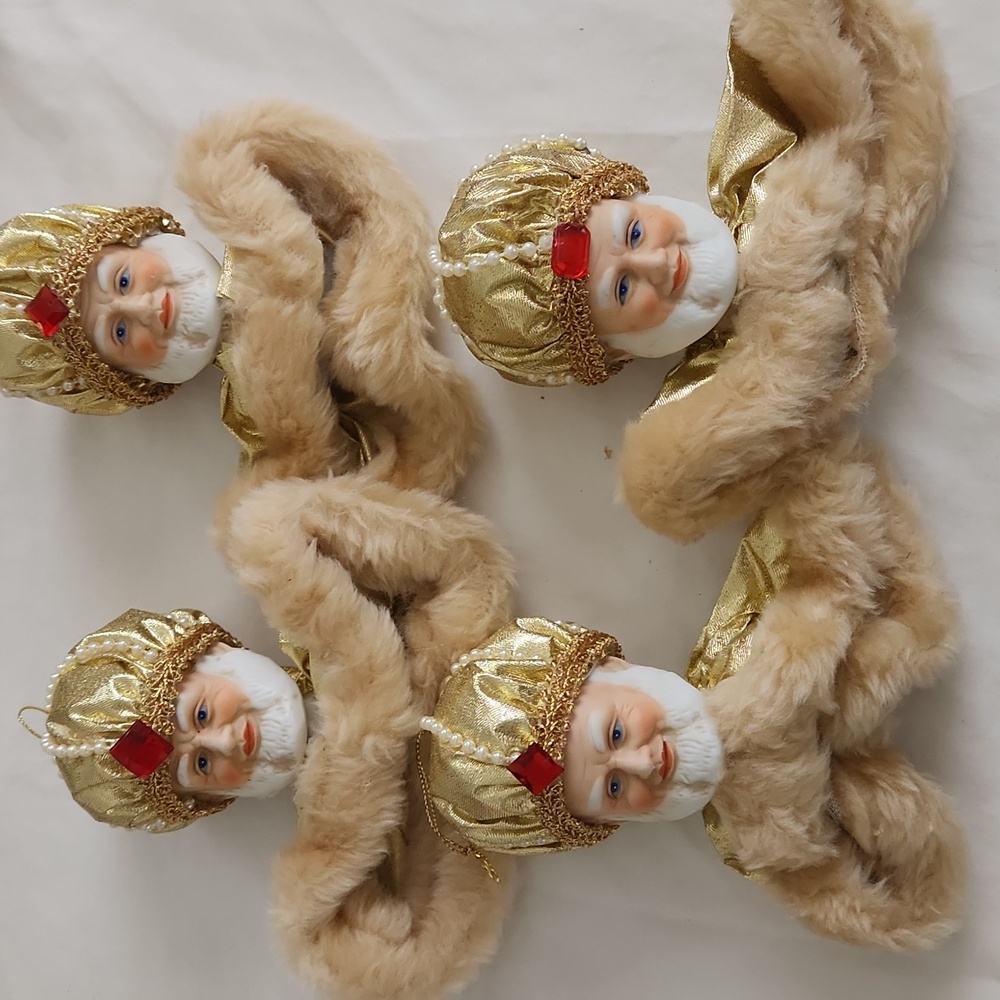 Set 4  Vintage Christmas Porcelain Santa Claus  Ornament 1984 Jac